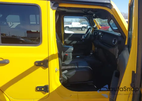 2020 Jeep Wrangler Unlimited Sahara 4X4 z USA, uszkodzony, nr VIN 1C4HJXEM2LW301021